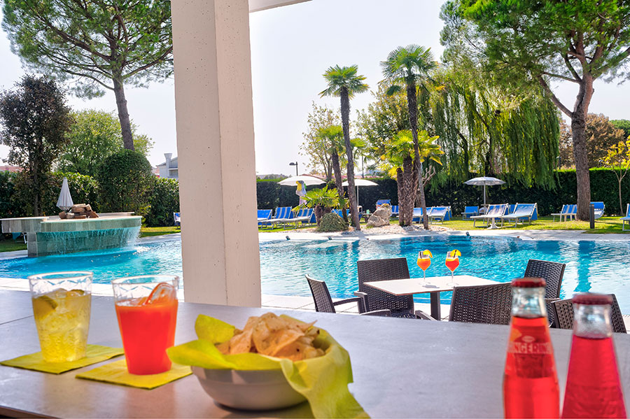 Piscina-DaySpa-Terme-Abano-Belsoggiorno-PoolBar-2